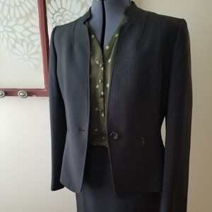 Tahari Pinstripe Skirt Suit sz 10